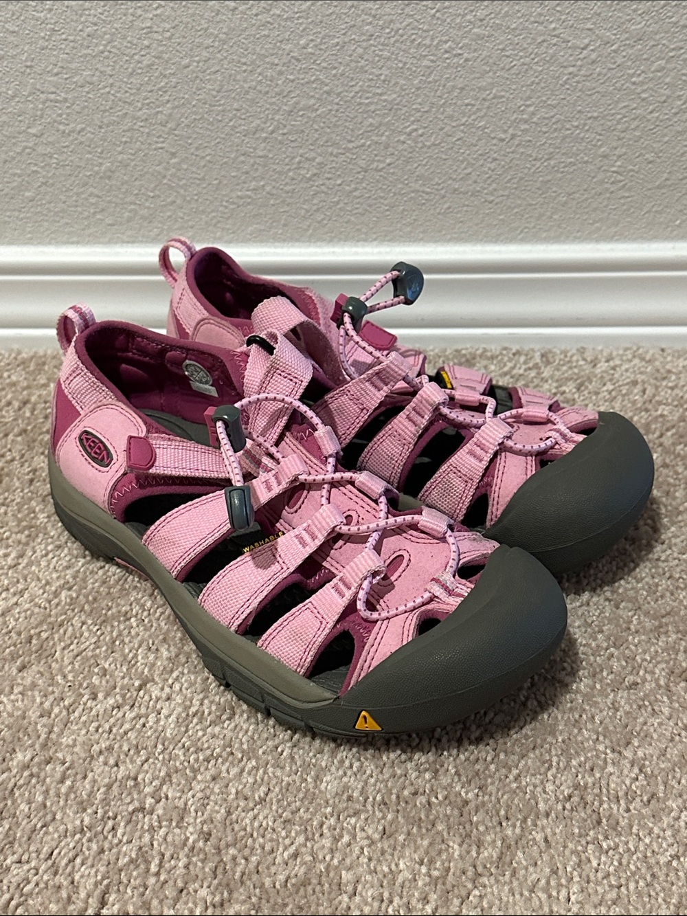 Pink Keen Newport H2 Water Shoes